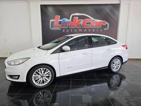 FORD FOCUS 2.0 SE FASTBACK 16V FLEX 4P POWERSHIFT